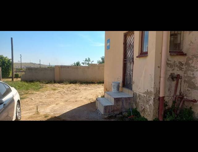 3 BEDROOM HOUSE FOR SALE IN COSMO CITY